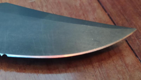 Vendo esta estupenda navaja, fabricada en EEUU y ya descatalogada.
Acero AUS8, dureza de la hoja HRC 57-58, 11