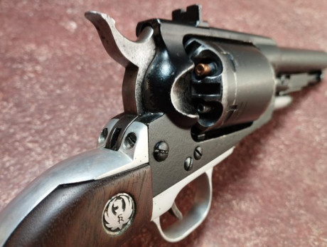 ---VENDIDO----

Ruger old army cañón corto 

Rebajado a 125 eu!


Incluye turquesa específica para el 12