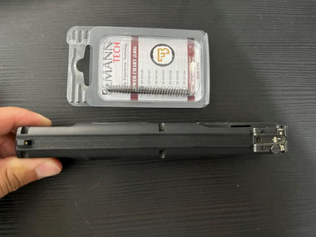 Buenas tardes compañeros , vendo por no usar , este carro conversor del calibre 22 para el arma CZ 75 02