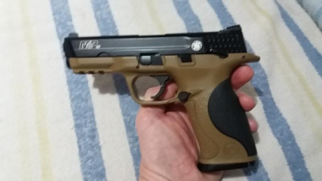Beretta M92 gen II, color silver, completamente metalica, dispara en modo semi o full auto, con seguro 20