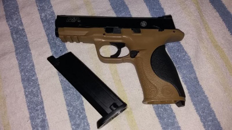 Beretta M92 gen II, color silver, completamente metalica, dispara en modo semi o full auto, con seguro 32