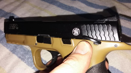 Beretta M92 gen II, color silver, completamente metalica, dispara en modo semi o full auto, con seguro 41