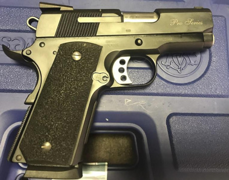 Pongo a la venta esta maravilla de pistola compacta del Cal. 45 ACP.

Es una 1911 Proseries del imponente 01