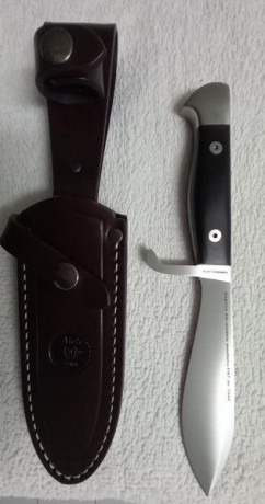 Cuchillo Nieto guerrillero conmemorativo y nuevo 70 euros incluido envío por mensajería a destino no negociable. 01
