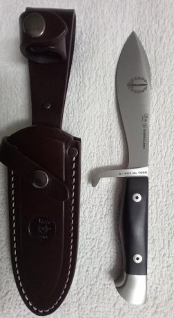 Cuchillo Nieto guerrillero conmemorativo y nuevo 70 euros incluido envío por mensajería a destino no negociable. 00