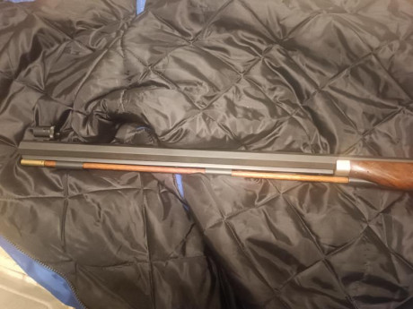 Vendo rifle PEDERSOLI TRYON MATCH calibre 45 con diopter y túnel, en muy buen estado con pocos tiros.
Lo 00