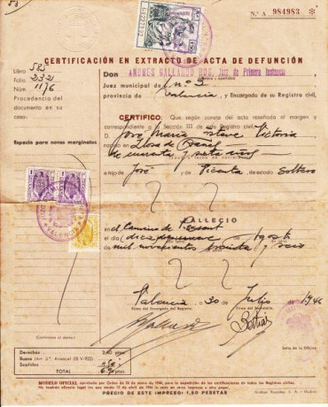  EN RECUERDO Y HOMENAJE A LOS QUE YA NO ESTÁN. 

Si pones en  GOOGLE   PASAPORTES EN LA MEMORIA  da igual 40