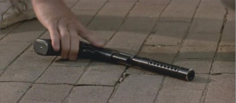 Compañeros,

En vista de las ganas de algunos (Elcafe, Wilcow, Vrakk, etc) por adivinar armas de películas 10