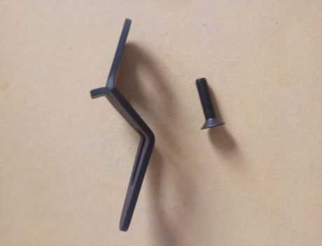 Se venden los siguientes accesorios. El material se encuentra en Cadiz.

-Guardamontes Anschutz para carabinas 00