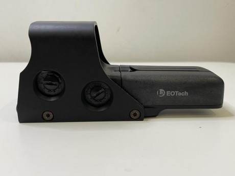 Excelente visor holográfico Eotech. Se incluye sistema láser de puntería también original EOTech. Ambas 00