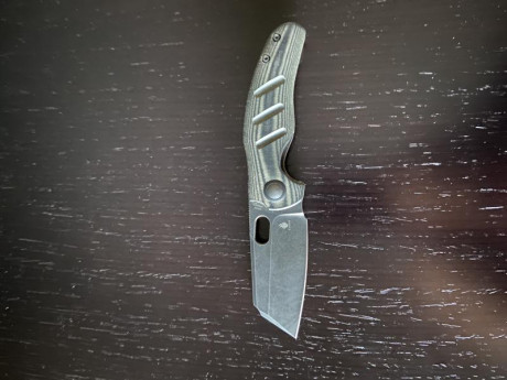 Acero 154CM y micarta negra. Sin uso, caja original también disponible 01