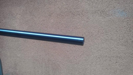 Vendo carabina Savage BRJ en madera laminada, cañón pesado con visor. Se puede ver en Madrid y probar 01