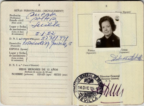  EN RECUERDO Y HOMENAJE A LOS QUE YA NO ESTÁN. 

Si pones en  GOOGLE   PASAPORTES EN LA MEMORIA  da igual 61