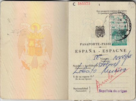  EN RECUERDO Y HOMENAJE A LOS QUE YA NO ESTÁN. 

Si pones en  GOOGLE   PASAPORTES EN LA MEMORIA  da igual 60