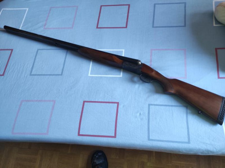 Hola buenos días.
Vendo escopeta calibre 10 magnum yuxtapuesta
Pocos tiros, cañones full los dos, 81 cm 01
