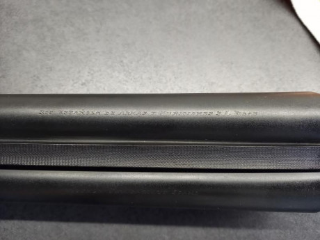 Vendo escopeta paralela marca SEAM del año 1939 o anterior ya que no lleva cuño de letra ni número.
Cañón 71