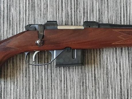 Vendo rifle CZ 527 M carbine, calibre 7.62x39. Gatillo con pelo francés. 1 cargador de 5 cartuchos. Entregaria 10