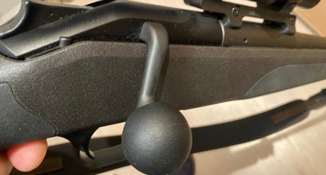Hola compañeros,

Pongo a la venta el rifle de un amigo.
Es un Blaser R8 sintético. Calibre 338.
Cañón 00