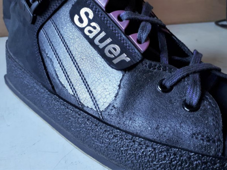  VENDIDAS 

Vendo botas de tiro marca Sauer, talla 41-42.
Las vendo porque no son de mi talla (calzo un 22