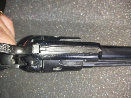 Hola buenas.

Pongo a la venta estas tres pistolas.

Se trata de una KENTUCKY ARMI SPORT cal.45 lc de 31