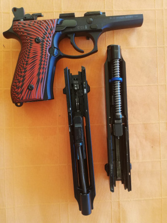 Saludos pistocompañeros.

Después de darle muchas vueltas, pongo en venta mi Beretta 92FS con su conversor 11