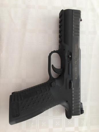 Hola a todos.
Un amigo vende pistola Arsenal Firearms AF1 Strike ONE Speed. Se podría incluir armero grado 02