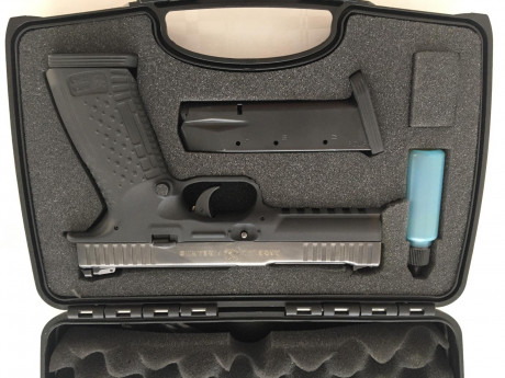 Hola a todos.
Un amigo vende pistola Arsenal Firearms AF1 Strike ONE Speed. Se podría incluir armero grado 11