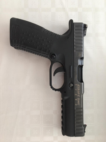 Hola a todos.
Un amigo vende pistola Arsenal Firearms AF1 Strike ONE Speed. Se podría incluir armero grado 10