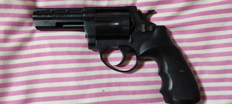 6mm ME 38 Magnum de 4" de cañón sin apenas uso 150€ no hago envíos,solo en Madrid(intervención de 00