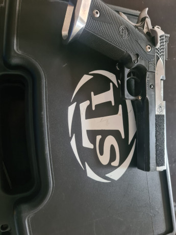 Se vende pistola sti apeiro del 40s&w  preparada para ipsc como nueva.
Tiene cambiado aletas y muelles 00