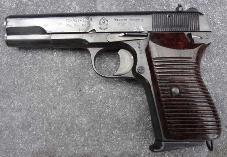 Estoy buscando esta versión de la pistola Tokarev TT-33; se trata de un modelo hecho en Hungría para Egipto 00