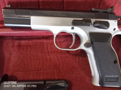 Amigo vende cerca de Gandía una Tanfoglio Match 9x 19 , simple acción , dos cargadores y maletín de transporte. 02