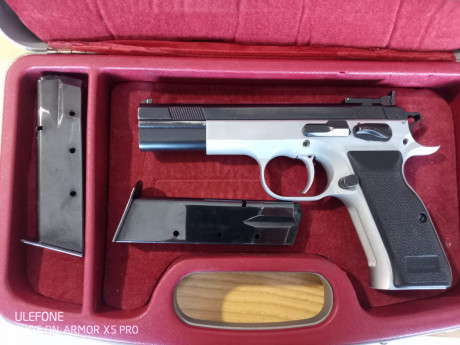 Amigo vende cerca de Gandía una Tanfoglio Match 9x 19 , simple acción , dos cargadores y maletín de transporte. 01