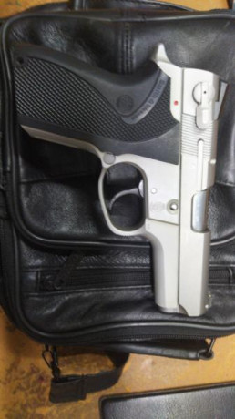 Hola buenas noches vendo Smith and Wesson 9mm parabelum es de defensa buen estado general
350€ 01