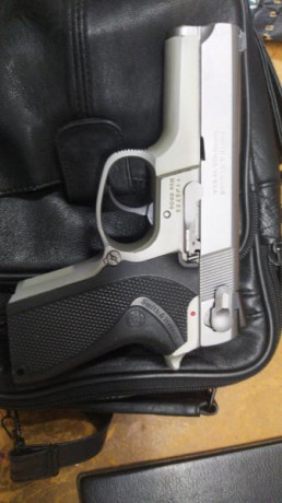 Hola buenas noches vendo Smith and Wesson 9mm parabelum es de defensa buen estado general
350€ 00