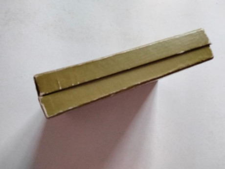 Hola , 
voy a poner varias cajas de mi coleccion a la venta 

la primera de Astra Constable , en corcho 31