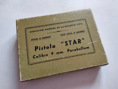 Hola , 
voy a poner varias cajas de mi coleccion a la venta 

la primera de Astra Constable , en corcho 30