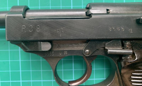 Vendo P38 inutilizada, periodo de 2ª G.M., marcada con código "cyq", fabricada por Spreewerke 01