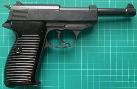 Vendo P38 inutilizada, periodo de 2ª G.M., marcada con código "cyq", fabricada por Spreewerke 00