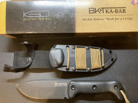 Buenas tardes señores. Pongo en venta parte de mi colección. 

Spyderco Desgonfly 2 80€ 
CRKT M16-14SF 32