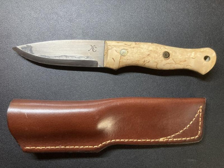 Buenas tardes señores. Pongo en venta parte de mi colección. 

Spyderco Desgonfly 2 80€ 
CRKT M16-14SF 72