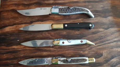 *SE VENDE:* 
Lote 4 navajas clásicas españolas. Totalmente nuevas, nunca usadas. :duelo: 

EXPOSITO ciervo
JJ 00