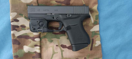 Pongo en venta mi Glock 43 , la vendo por 430 euros ,. El arma está en Guadalajara y regalo funda de kydex 01