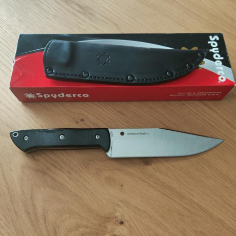 Cuchillo spyderco province acero cpm 4v.
Nuevo con filo de fábrica y caja.
Filo 17 cm.
230€ enviado península, 02