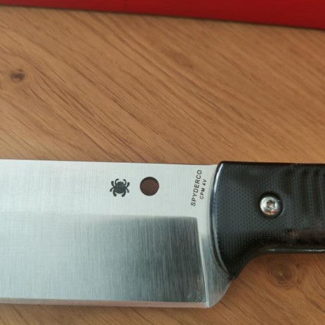 Cuchillo spyderco province acero cpm 4v.
Nuevo con filo de fábrica y caja.
Filo 17 cm.
230€ enviado península, 01
