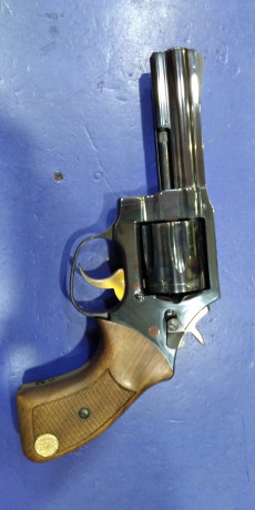 Hola a todos, 
Estoy buscando para mi revolver un alza trasera y un tambor del 9 pb. si alguien tiene 00