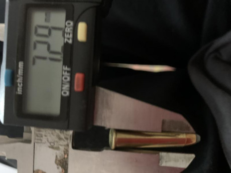 Carabina CZ Varmint .22 Magnum, apenas utilizada, guiada en licencia tipo E, incluye 3 cargadores de 5 111
