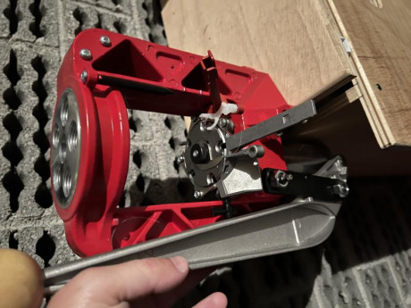Hola buenas vendo prensa load master preparada para calibre 45, lo lleva todo excepto los dies,lleva empistonador 02