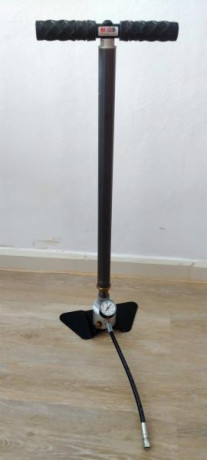 VENDIDA SE PUEDE RETIRAR Se vende bomba Hill MKII por   65€  , prácticamente nueva, muy poco uso, interesados 02
