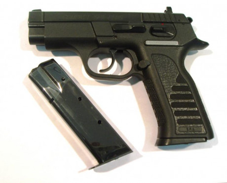 Compro pistola SpS 9 mm en buen estado 10